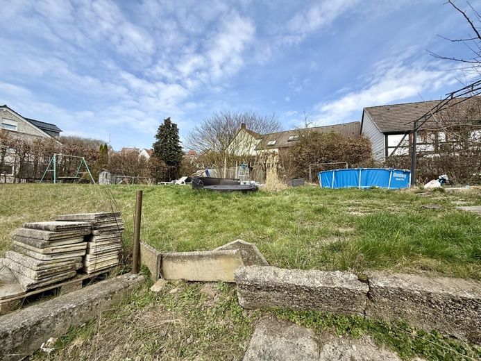 Fröndenberg-Mitte: Einfamilienhaus im Stadtgebiet - Es gibt viel zu tun, packen Sie es an! – Gartengrundstück