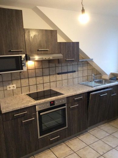 Aussergewöhnliche 3,5-Zi-Maisonette-Wohnung, 2 Wohnebenen, Stadtrandlage, offener Kamin,Einzelgarage – Einbauküche