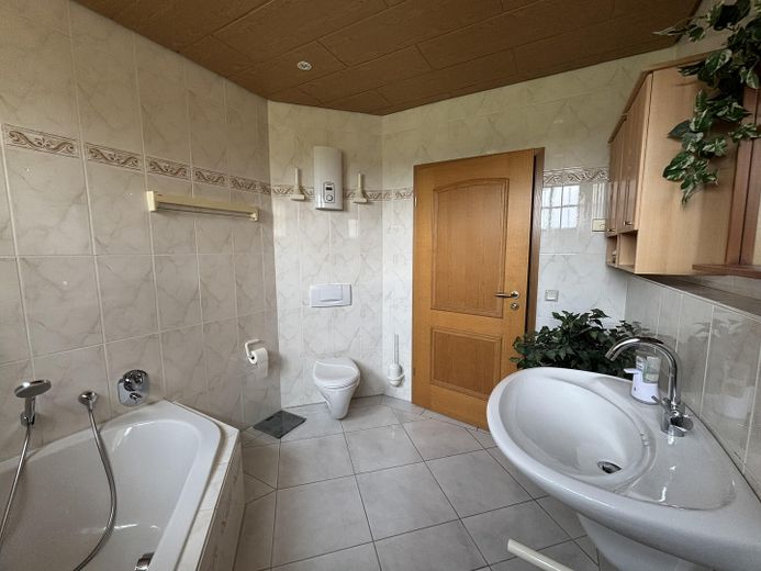 Versatile space wonder in a quiet prime location: your new home or a smart investment! – DG Bad