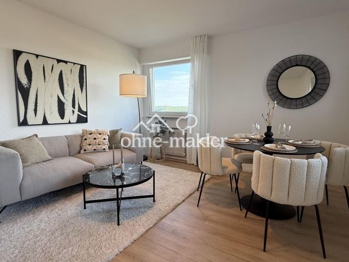 Einziehen statt renovieren: Frisch modernisierte 2-Zimmer-Wohnung mit Panoramablick – Foto 1