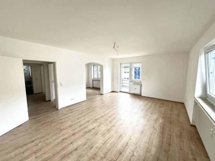 Ruhige Wohnlage 3,5 Zimmerwohnung in einem 3-Parteienhaus! – फोटो 1