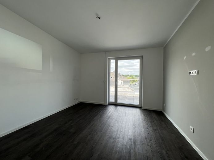140 m² Wohnkomfort: Stilvolles Penthouse mit Aufzug und zwei Sonnenterrassen – Zimmer