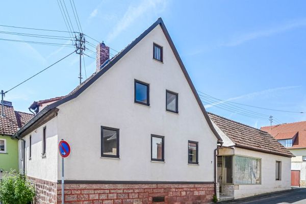 आपके विचारों के लिए भरपूर जगह – Karlstadt-Gambach में सहायक भवन, खलिहान और दुकान सहित एकल-परिवार का घर, बिक्री के लिए