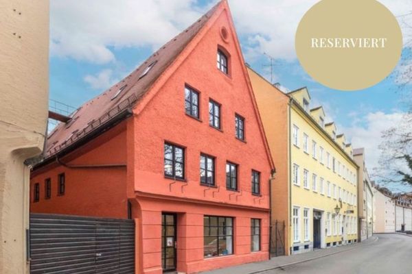 Augsburg eski kentinde çok yönlü kullanım potansiyeline sahip şirin mağaza birimi