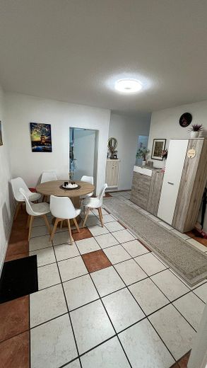 100 m² Erdgeschosswohnung | 5 Zimmer | Ideal für Familien | Frei ab 01.10.2026 – Flur
