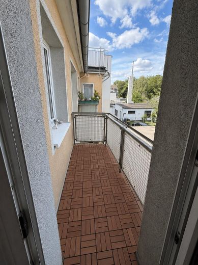 Moderne, kernsanierte 3-Zimmer-Wohnung (65 qm) im 2. OG – Gute Lage nahe FH Niederrhein! – Balkon