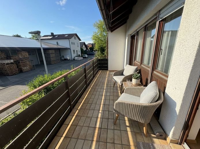 Pfiffige 2 ZW, Garage, Balkon, KA oder Eigenutz, sofort frei !!! – Balkon