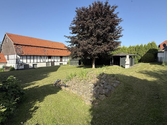Helle 3-Zimmer-Erdgeschosswohnung mit Terrasse – Garten