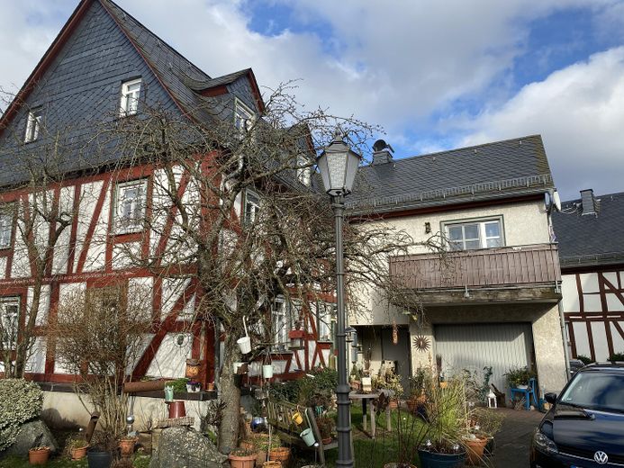 Ruhig gelegen und dennoch Mitten im Leben! 6 ZKB in Dillenburg Eibach zu vermieten – फोटो 1