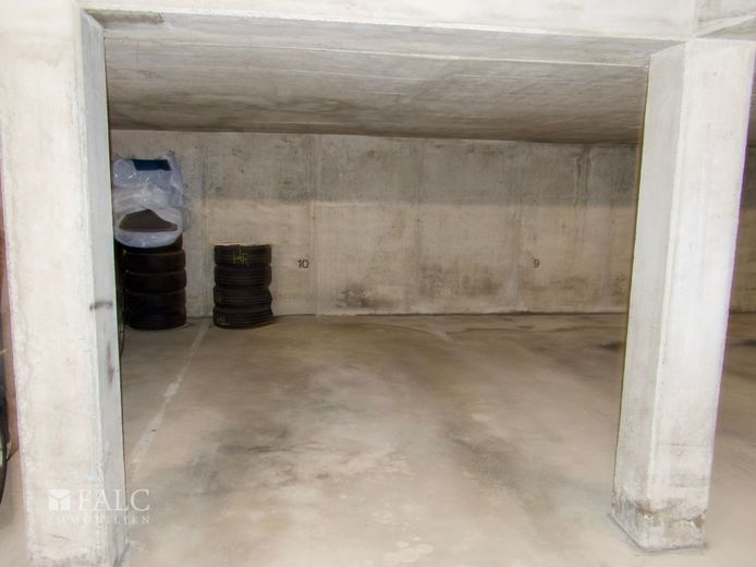 Einfach Mehr: Top gepflegte 2-Zimmer-Wohnung, EBK &amp; TG inklusive. Ruhige Wohnlage in 93333 Neustadt. – Tiefgaragen-Stellplatz inklusive