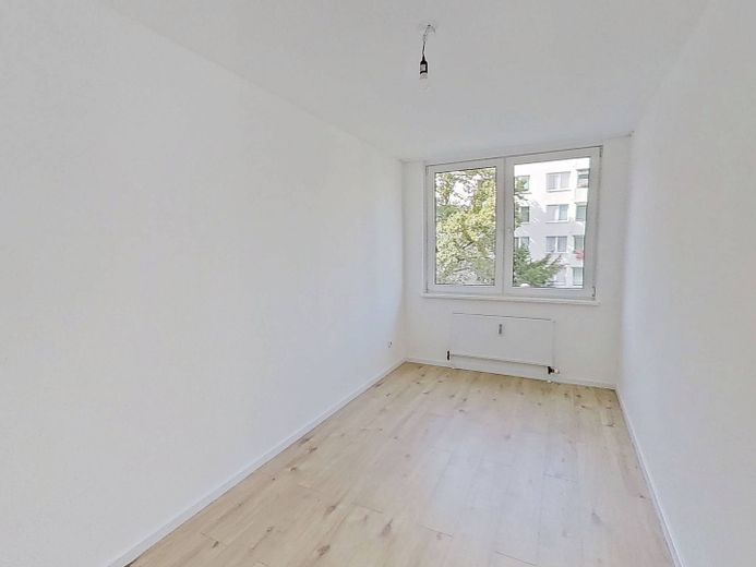 Hell und geräumig: 3-Zimmer-Wohnung. mit Balkon und Wannenbad in fußläufiger Nähe zur Innenstadt – Ansicht I: Schlafzimmer II