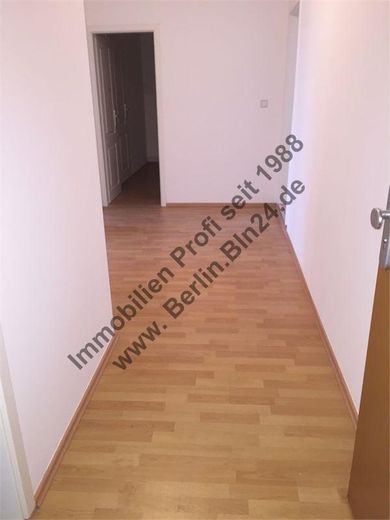 Dachgeschoss -Wohnung - Bruttokaltmiete – 11.2.15 010