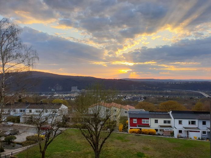 Wymarzone 4,5-pokojowe mieszkanie własnościowe z widokiem na Ren - po wysokim standardzie modernizacji – 20190330_183141