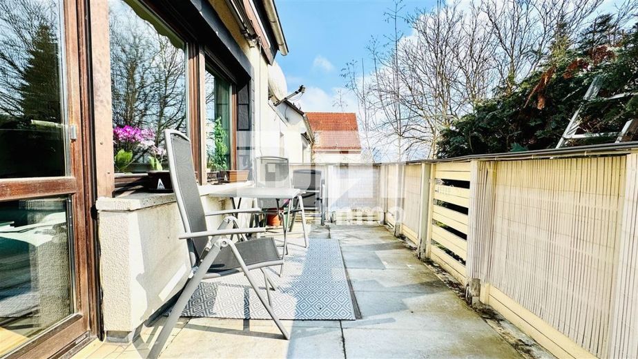 Gepflegtes Raumwunder in idyllischer Lage - Modernisiertes Einfamilienhaus Garagen / Garten – EG Balkon