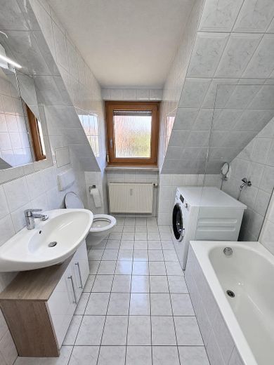 Appartement 3 pièces bien entretenu à Neunkirchen am Brand – Badezimmer