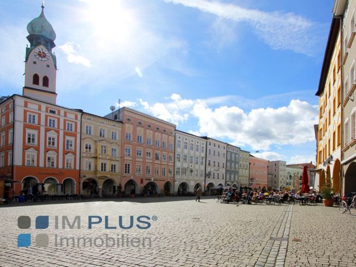 TOP LAGE- TOP ZUSTAND- Seltene 3 Zimmer Dachgeschoss-Wohnung über 2 Etagen auf dem Max-Josefs-Platz – फोटो 1