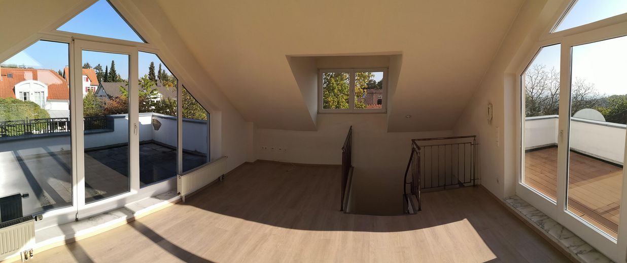 Kronberg’in en iyi konumu, sakin + aydınlık, 6 oda, 3 teras, ankastre mutfak, klima, sauna, FIS otobüs durağı – Dachgeschoss mit Klima