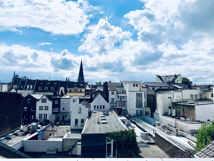 Bonn-Zentrum: 2,5-Zimmer-Wohnung mit Terrasse & Panoramablick, 1A-Lage Fußgängerzone – Ausblick 