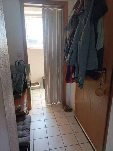 Provisionsfrei von privat: Bezugsfreie 3-Zimmer-Wohnung mit Balkon, Keller, TG in Dietzenbach-Mitte! – Flur / Eingang