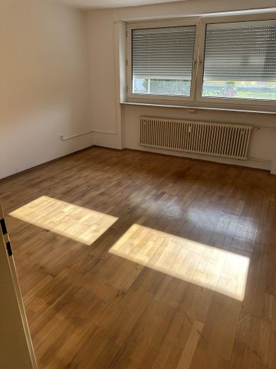 Günstige Wohnung in Putzbrunn – Wohnzimmer
