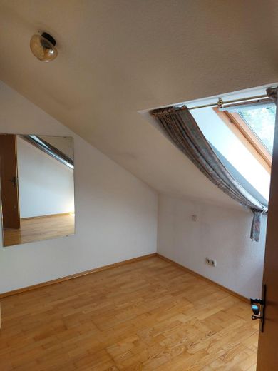 Wunderschöne Dachgeschosswohnung mit viel Platz im Herzen von Ruhstorf – Büro