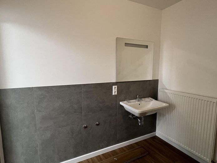 100m2 office/commercial space for rent: first occupancy after renovation – Foto 7