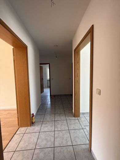 Balkonlu ve otoparklı güzel 3 odalı daire! – Der Flur
