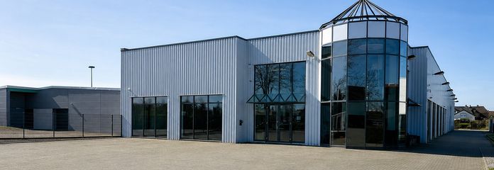 Aussenansicht Eingang Halle 1