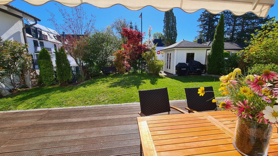 VON PRIVAT UND PROVISIONFREI: Reiheneckhaus in Großhadern im Blumenviertel – Bild-18-Terrasse-EG