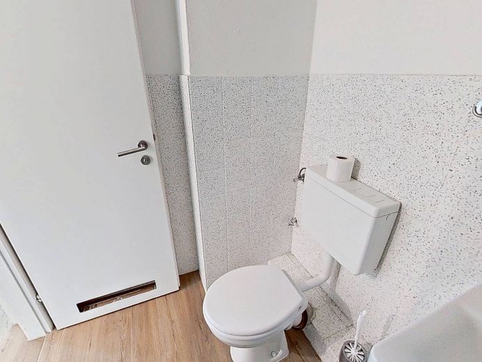 Gut geschnittene 2-Zi.-Whg. mit BALKON und EBK – Ansicht II: Bad