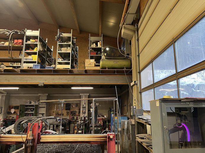 Gewerbegrund ab1000m² 379€ zul. B.L.Wohnung – Lager oben ca 5x20 m