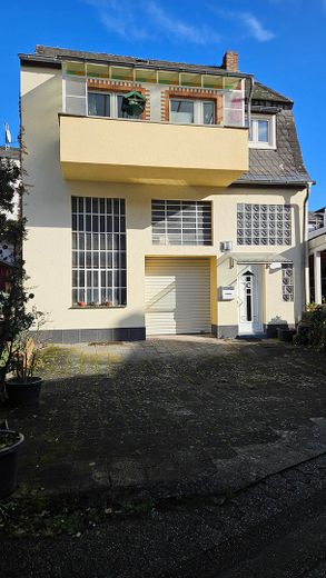 Mayen merkezinde hemen oturulabilir, alan açısından harika müstakil ev – komisyonsuz! – Foto 1