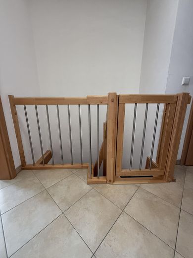 4-Zimmer Wohnung, Garten, Terrasse, Provisionsfrei – Wohnung Wendeltreppe mit Tür