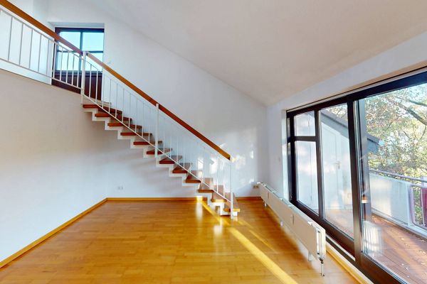 Bellissimo appartamento di 2 locali con GALLERIA, BALCONE e molta luce naturale