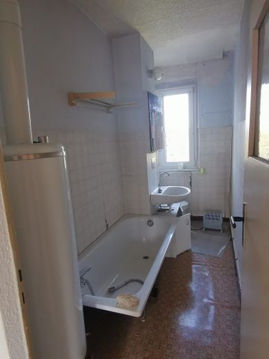 Von Privat: Mehrfamilienhaus mit 24WE in Gemeindekern von 02959 Schleife – Wohnung Beispiel