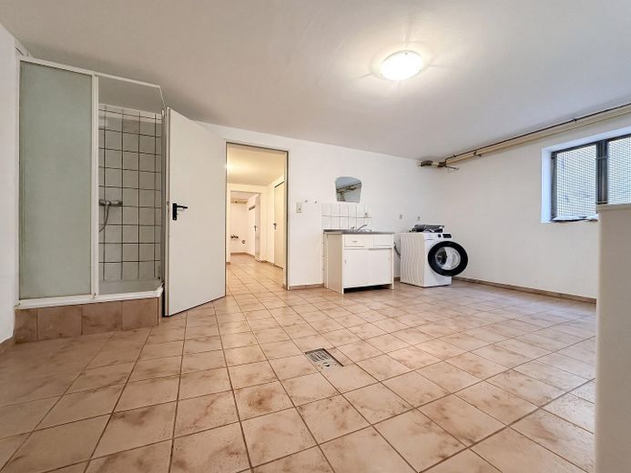 Casa adosada de 6 habitaciones con jardín, balcón orientado al sur y garaje en Germaringen – Kellerraum mit Waschküche