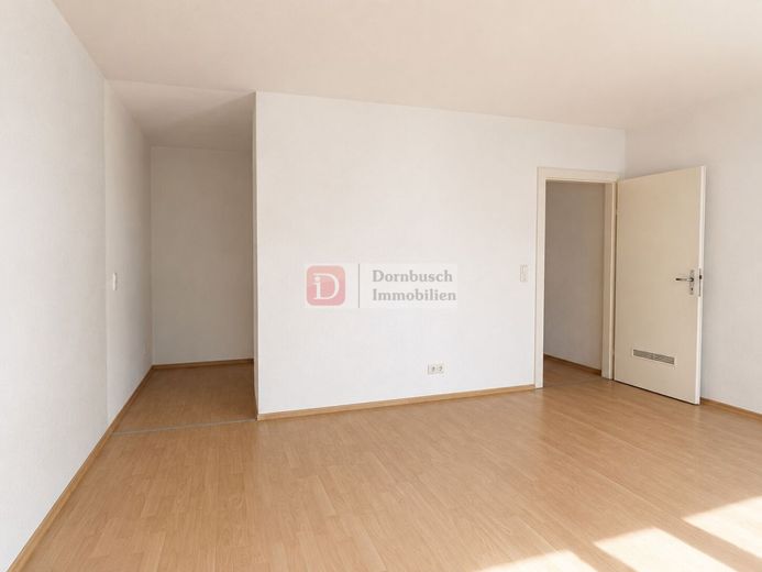 Top!! 1,5-Zimmer-Wohnung nahe der Alten Oper – Wohn- Schlafberreich