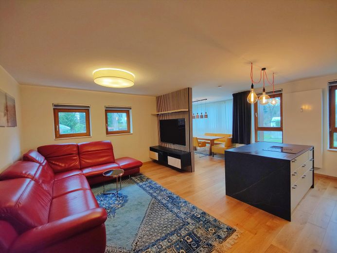 Wohnküche und Essbereich