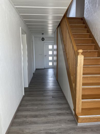 Flur 1. OG, Blick auf Eingang