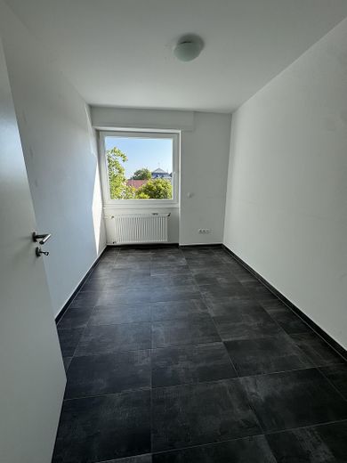 Apartamento de 3 habitaciones en estado casi nuevo con muchos aspectos destacados en Ilvesheim – Foto 1