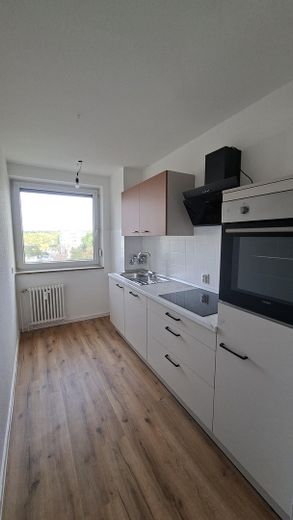 Teilsanierte 2-Zimmer Wohnung in guter Lage – Küche