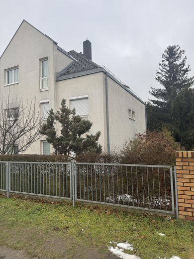 Mehrfamilienhaus (3 Mietparteien) als Anlageobjekt zu verkaufen – Hausansicht I