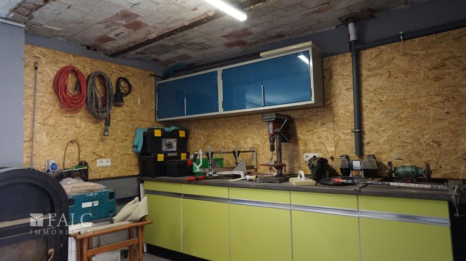 Komplette saniert 300 m² Fachwerkhaus und ca. 2.800 m² Grundstück – Werkstatt
