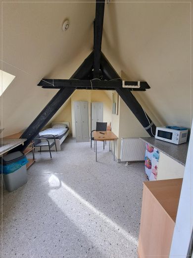 Voll vermietetes Mehrfamilienhaus mit stabilem Cashflow und Entwicklungspotenzial in Krefeld – 3.OG Dachspitze