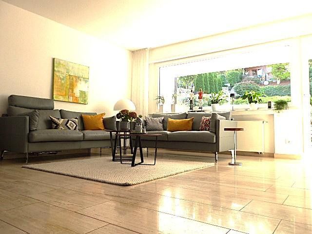 Skrajny dom szeregowy w architekturze split-level, wszystko oprócz zwyczajności! – Wohnen
