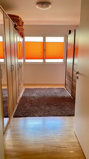 Bestens ausgestattete Maisonette-Wohnung (ca. 185 m², mit Einbauküche) in ruhiger Citylage von Bühl! – Zimmer 1 / 1. OG
