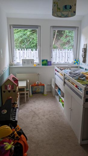 Wohnen fast wie im freistehenden Haus – Endreihenhaus mit großem, privatem Garten direkt am Wald – 2. Schlafzimmer OG