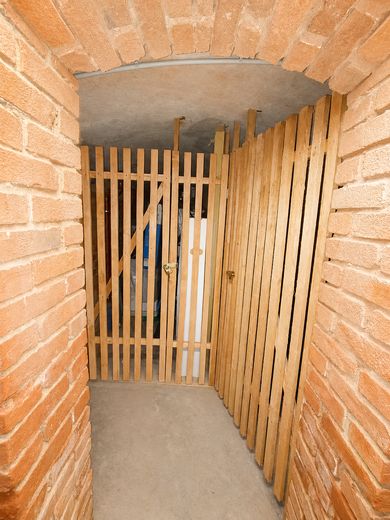 Clevere Kapitalanlage: Charmante 1-Zimmer-Wohnung in der Nähe historischer Kirche – Keller