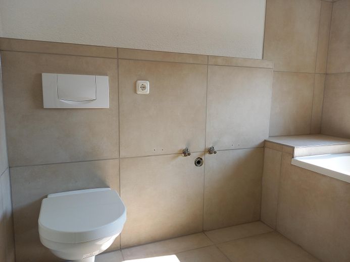 Lichtdurchflutete Zweizimmerwohnung – Bad
