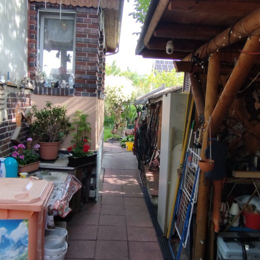 Verkauf Haus mit Grundstück im Grünen in Berlin – Zugang zum Garten